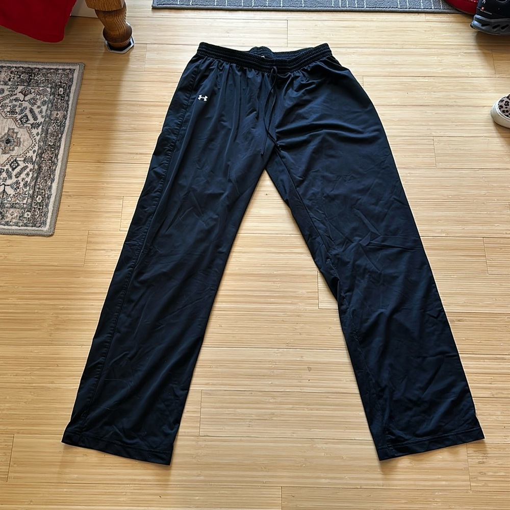 Black Under Armour sweats - XL